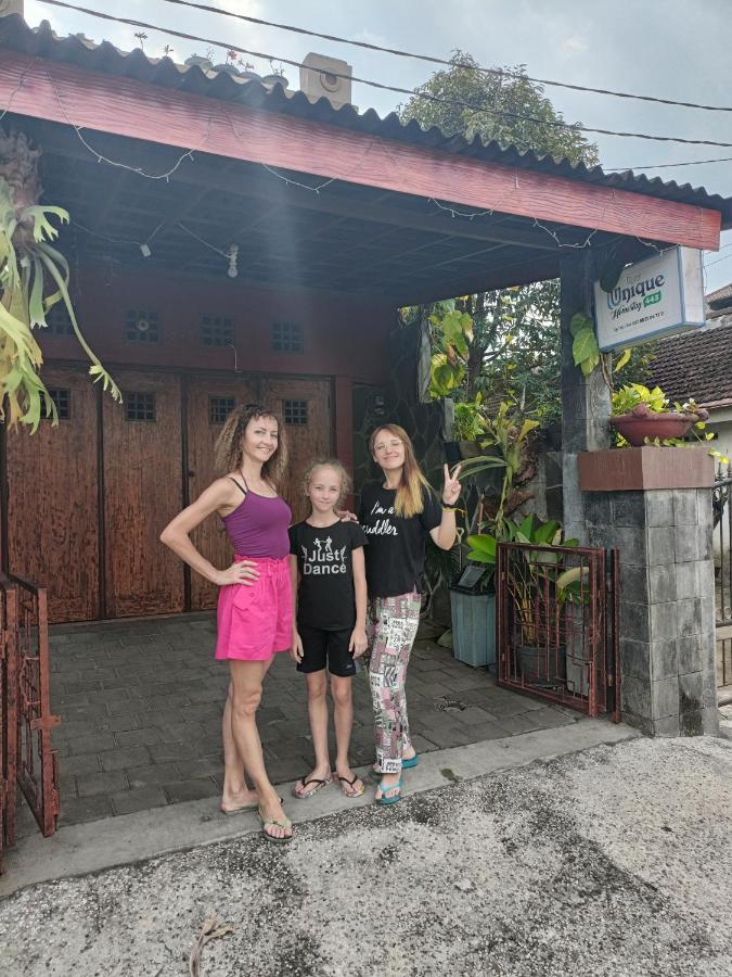 Unique Homestay 443 ยอกยาการ์ตา ภายนอก รูปภาพ